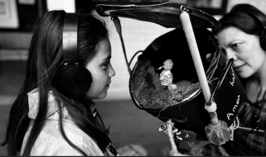 personas interactuando