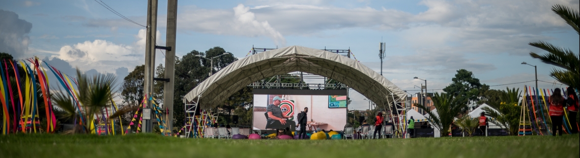 Proyección de cine en un parque 