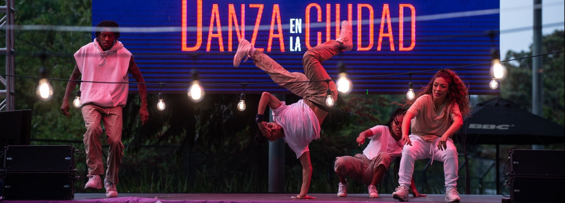 Hasta el martes 9 de noviembre, bailes públicos que invitan a las personas a vivir la experiencia de la danza en las calles de Bogotá en el XIV Festival Danza en la Ciudad.