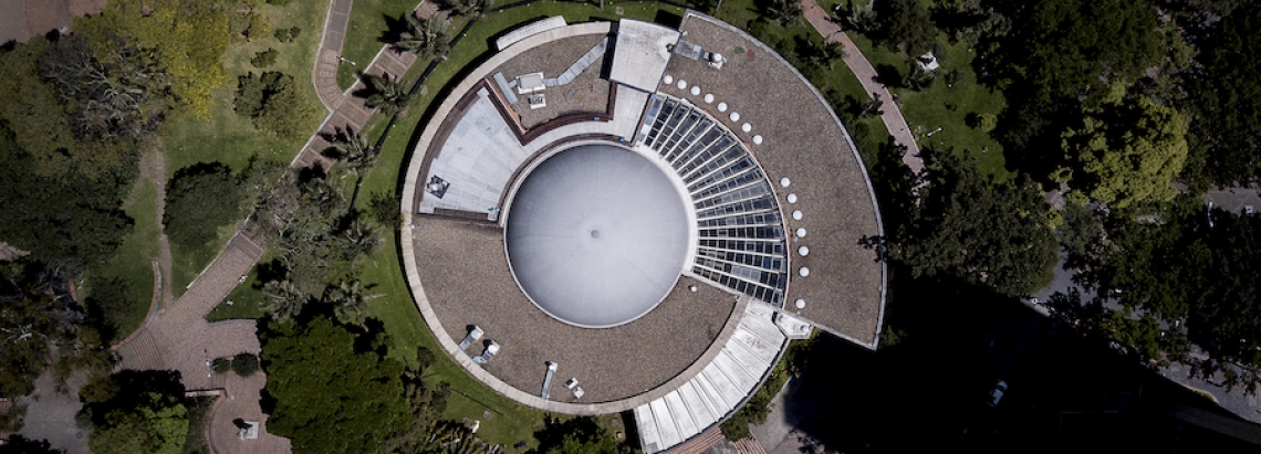 Foto del Planetario desde arriba. 