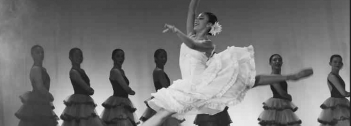 Compañía de ballet en escenario