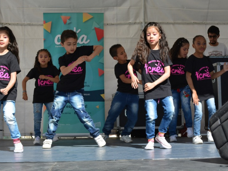 Niños del programa Crea bailando 