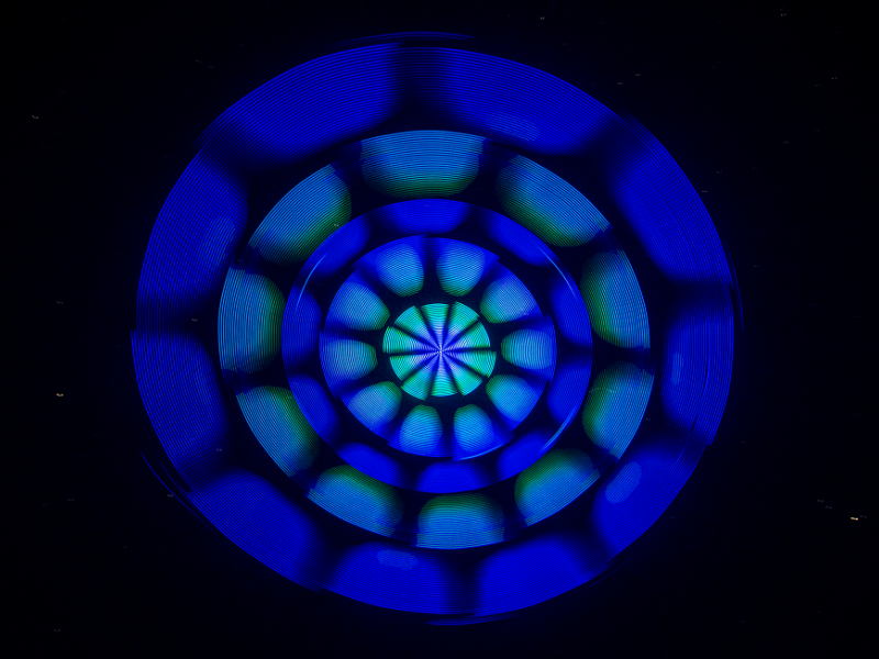 Círculo de luces en tonos azules