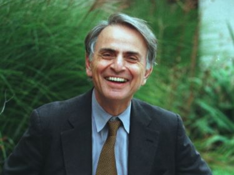  Carl Sagan y la Luna