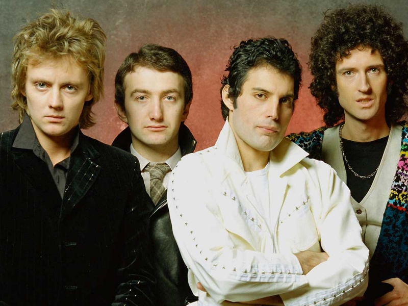 Cuatro integrantes de la agrupación Queen. 