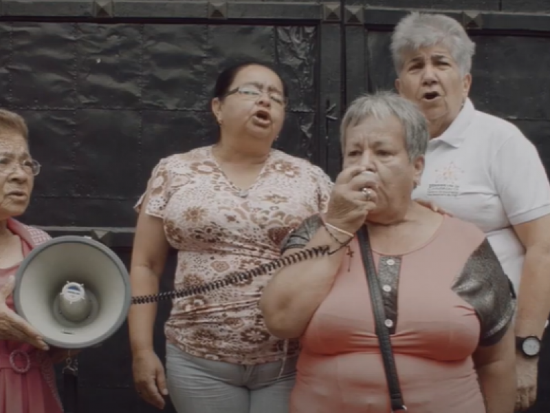 Protagonistas de la película documental en escena