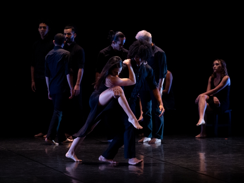Bailarines de danza contemporánea