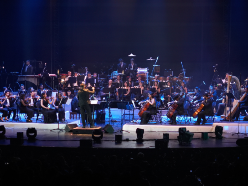 Orquesta Film Music en tarima 