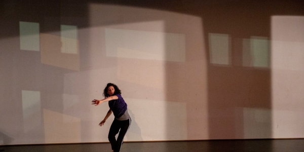Margarita Roa Vargas, bailando en el escenario