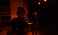 Público interactuando con las obras VR.