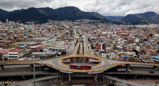 Los cerros Orientales marcan un punto geográfico, y son un referente hacia donde mirar, pero nunca para sentirse limitados, sino para sentirse en casa. #BogotáNoSeRinde