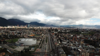 #BogotáNoSeRinde Un lugar lleno de promesas, de cielos abiertos y verdes montañas; un lugar para disfrutar a plenitud la inmensidad de una ciudad que reverdece.