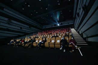 Estreno y conversación - Película Los conductos.