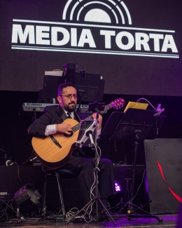 A grito herido- La Media Torta