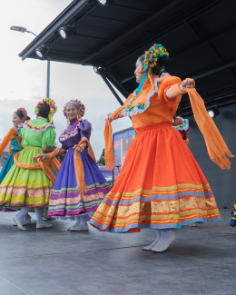 Presentaciones de grupos de danza participantes de el programa Es Cultura Local en el marco del XV Festival de Danza en la Ciudad en la localidad de Suba