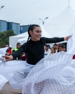 Presentaciones de grupos de danza participantes de el programa Es Cultura Local en el marco del XV Festival de Danza en la Ciudad en la localidad de Bosa