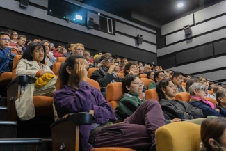 Público en la presentación de la película mudos testigos.