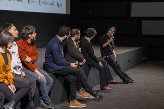 Conversatorio de la película mudos testigos con parte del equipo.