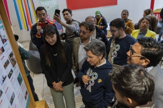 Alcaldesa junto a la secretaria de cultura, el director de Idartes y el gerente de artes audiovisuales en la visita al parque el Tunal, en la cinemateca el Tunal