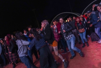 Público en Cinemateca al parque Puente Aranda.