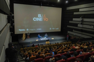 Charla de Mario Mendoza en el cine y yo en la Cinemateca de Bogotá