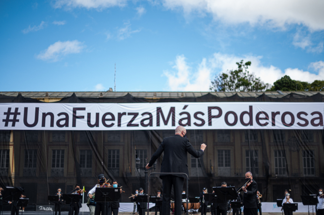 Una fuerza más poderosa, Filarmónica de Bogota.