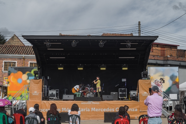 Sures Homenaje al Festival Mono Núñez en Bogotá