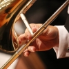 Músico con trombón