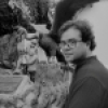 Retrato en escala de grises del periodista Luis Daniel Vega 