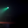 Una radio iluminada por una luz verde.