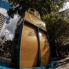 Caja amplificadora de La comadre en espacio publico.